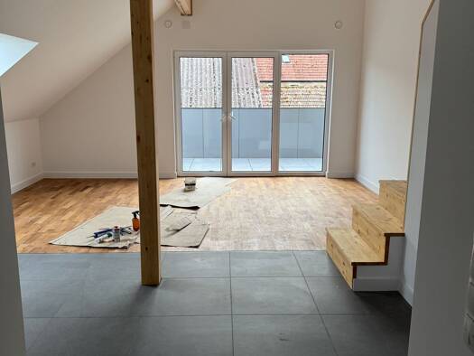 Wohnung zur Miete - Erstbezug 1.045 € 3 Zimmer 95 m² Geschoss 2/2 frei ab sofort Darstadt Ochsenfurt 97199