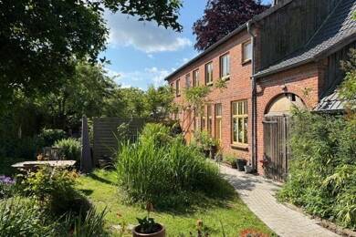 Haus zum Kauf 350.000 € 10 Zimmer 271 m² 830 m² Grundstück Feldhorst 23858