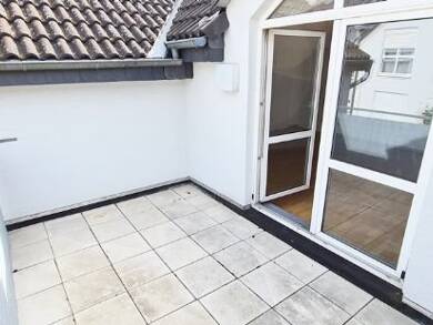Wohnung zur Miete 850 € 2 Zimmer 63 m² Dachgeschoss, 3. Geschoss frei ab sofort Söhnleinstraße 13 Schierstein Wiesbaden 65201