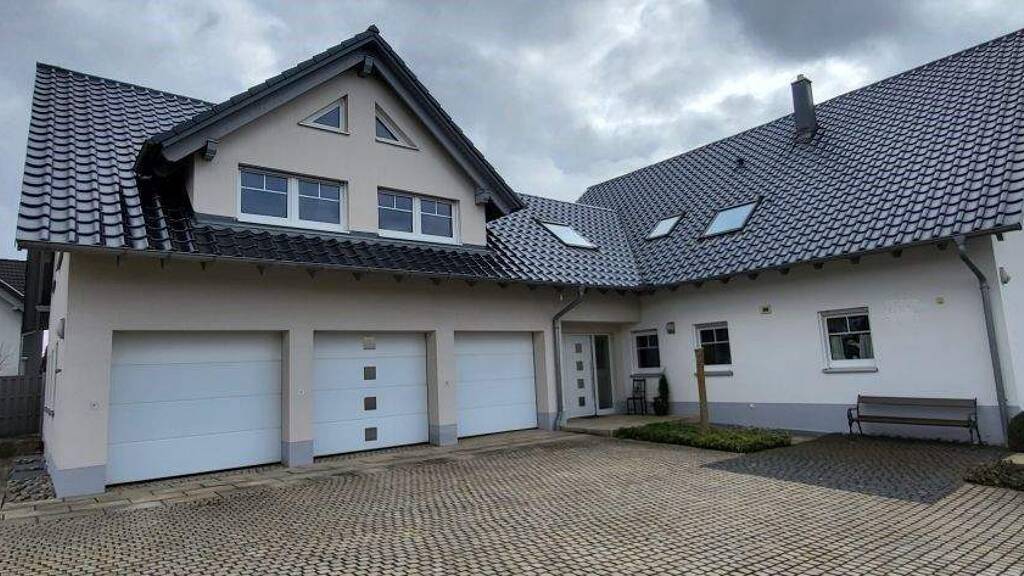 Mehrfamilienhaus zum Kauf 979.000 € 8 Zimmer 330 m² 1.184 m² Grundstück Pflaumloch Riesbürg 73469