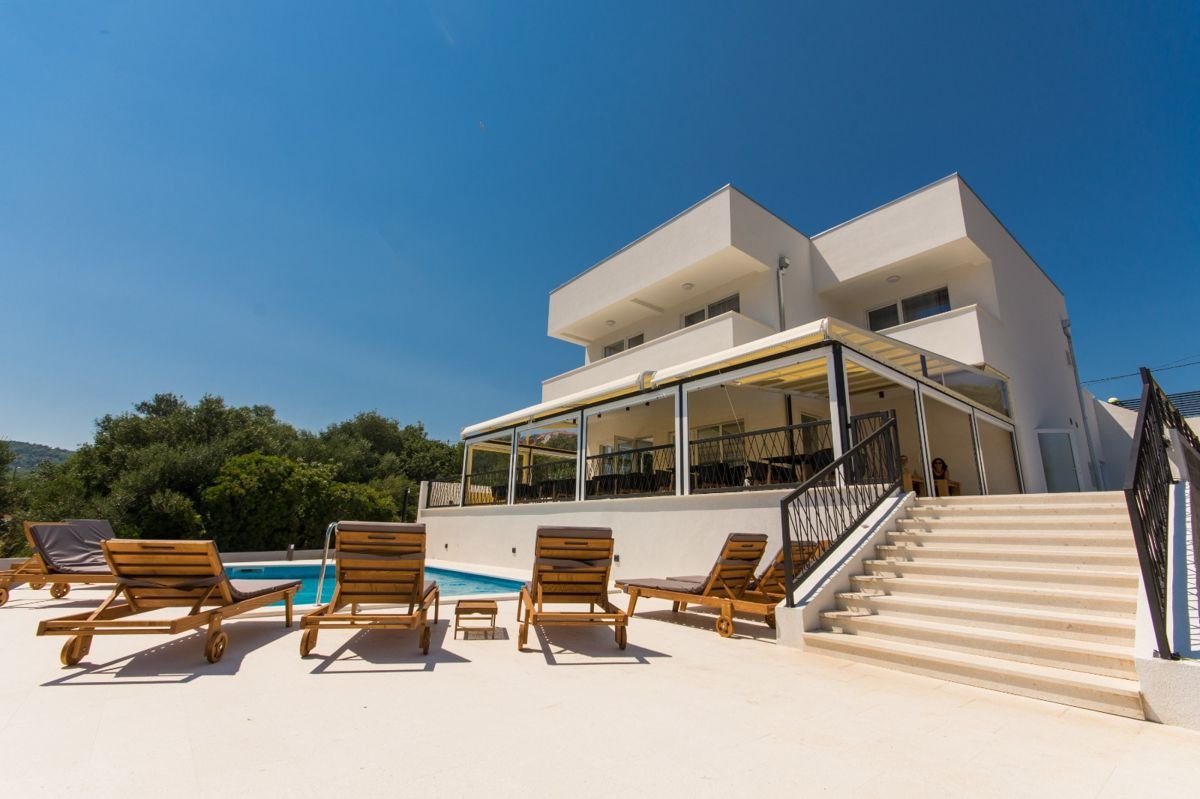 Villa zum Kauf 960.000 € 5 Zimmer 320 m²<br/>Wohnfläche 955 m²<br/>Grundstück Trogir