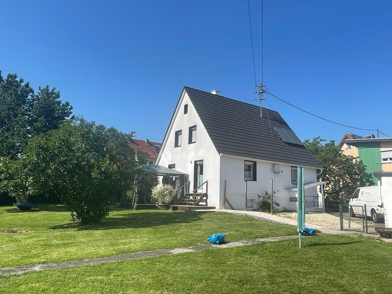 Mehrfamilienhaus zum Kauf 6 Zimmer 140 m²<br/>Wohnfläche 858 m²<br/>Grundstück ab sofort<br/>Verfügbarkeit Elchingen Neresheim 73450