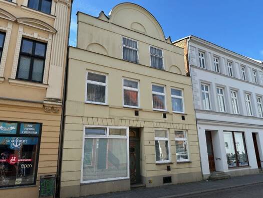 Wohn- und Geschäftshaus zum Kauf als Kapitalanlage geeignet 139.000 € 275 m² 323 m² Grundstück Güstrow 18273