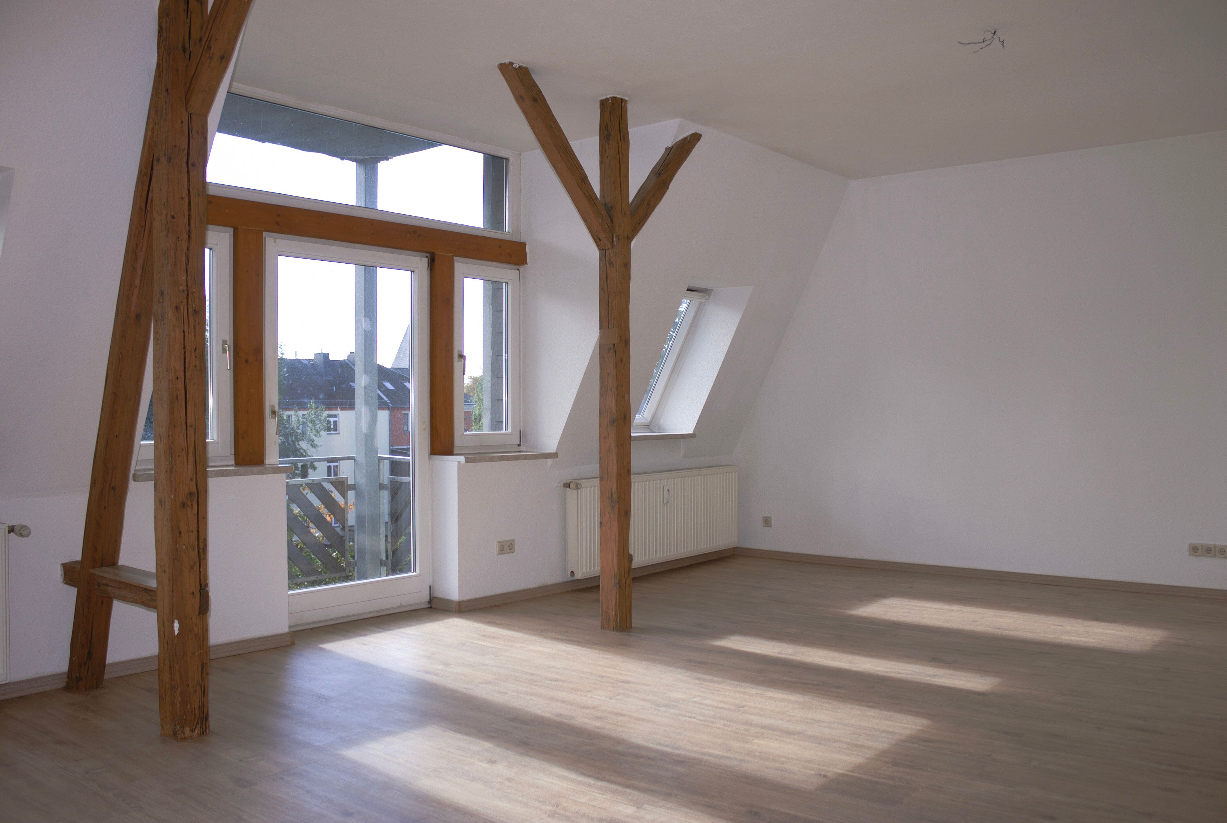 Wohnung zur Miete 530 € 3 Zimmer 81,6 m²<br/>Wohnfläche 3.<br/>Geschoss Friedrich-Engels-Straße 44 Nordvorstadt 155 Zwickau 08058