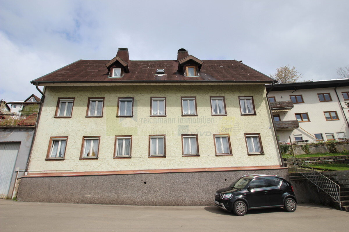 Mehrfamilienhaus zum Kauf 175.000 € 12 Zimmer 224,9 m²<br/>Wohnfläche 426 m²<br/>Grundstück Schonach im Schwarzwald 78136