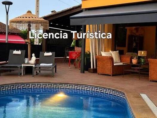 Chalet zum Kauf 695.000 € 4 Zimmer 241 m² Calle Josep Irla I Bosch Lloret de Mar 17310