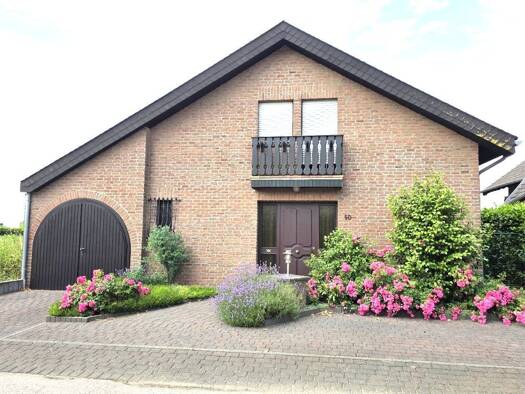 Einfamilienhaus zum Kauf 275.000 € 6 Zimmer 137 m² 485 m² Grundstück Brehmer Straße 40 Kempen Heinsberg 52525