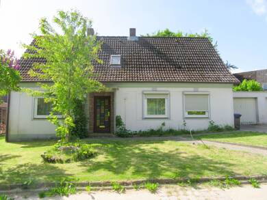 Haus zum Kauf 319.000 € 5 Zimmer 121 m² 981 m² Grundstück Gaarden - Süd / Kronsburg Bezirk 3 Kiel 24145