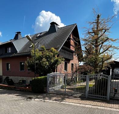 Doppelhaushälfte zum Kauf provisionsfrei 409.000 € 5 Zimmer 153 m² 544 m² Grundstück Großfahner 99100