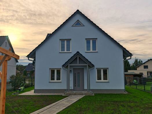 Einfamilienhaus zur Miete 1.645 € 4 Zimmer 143 m² 620 m² Grundstück frei ab sofort Briesen 03096