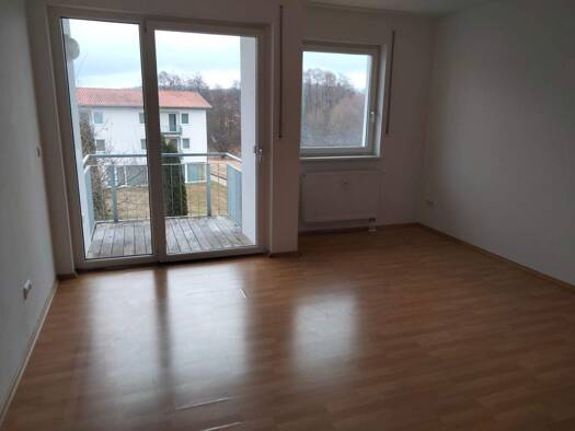 Wohnung zur Miete 640 € 3 Zimmer 64 m² frei ab sofort Bogenroither Straße 15 Wiesenfelden 94344