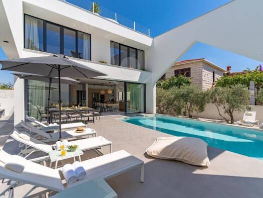 Villa zum Kauf 1.300.000 € 6 Zimmer 240 m² 481 m² Grundstück Brac