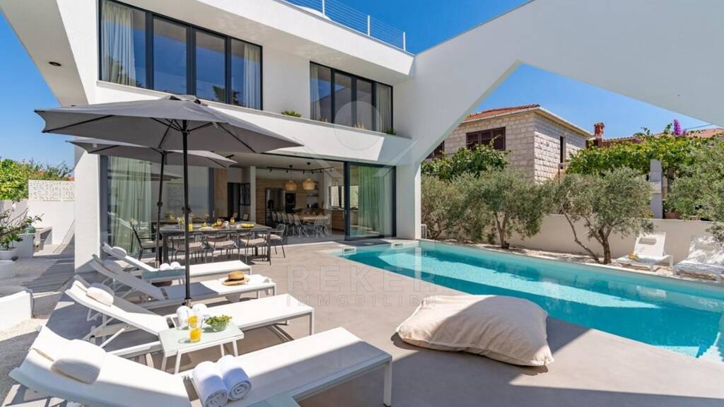 Villa zum Kauf 1.300.000 € 6 Zimmer 240 m² 481 m² Grundstück Brac