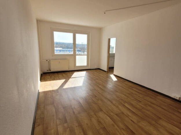 Wohnung zur Miete 335 € 3 Zimmer 69,8 m² 7. Geschoss frei ab sofort Karl-Friedrich-Schinkel-Straße 19 Chrieschwitz Plauen 08529