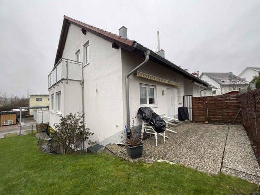 Doppelhaushälfte zum Kauf provisionsfrei 399.000 € 5 Zimmer 144 m² 245 m² Grundstück Schwenningen Villingen-Schwenningen 78056