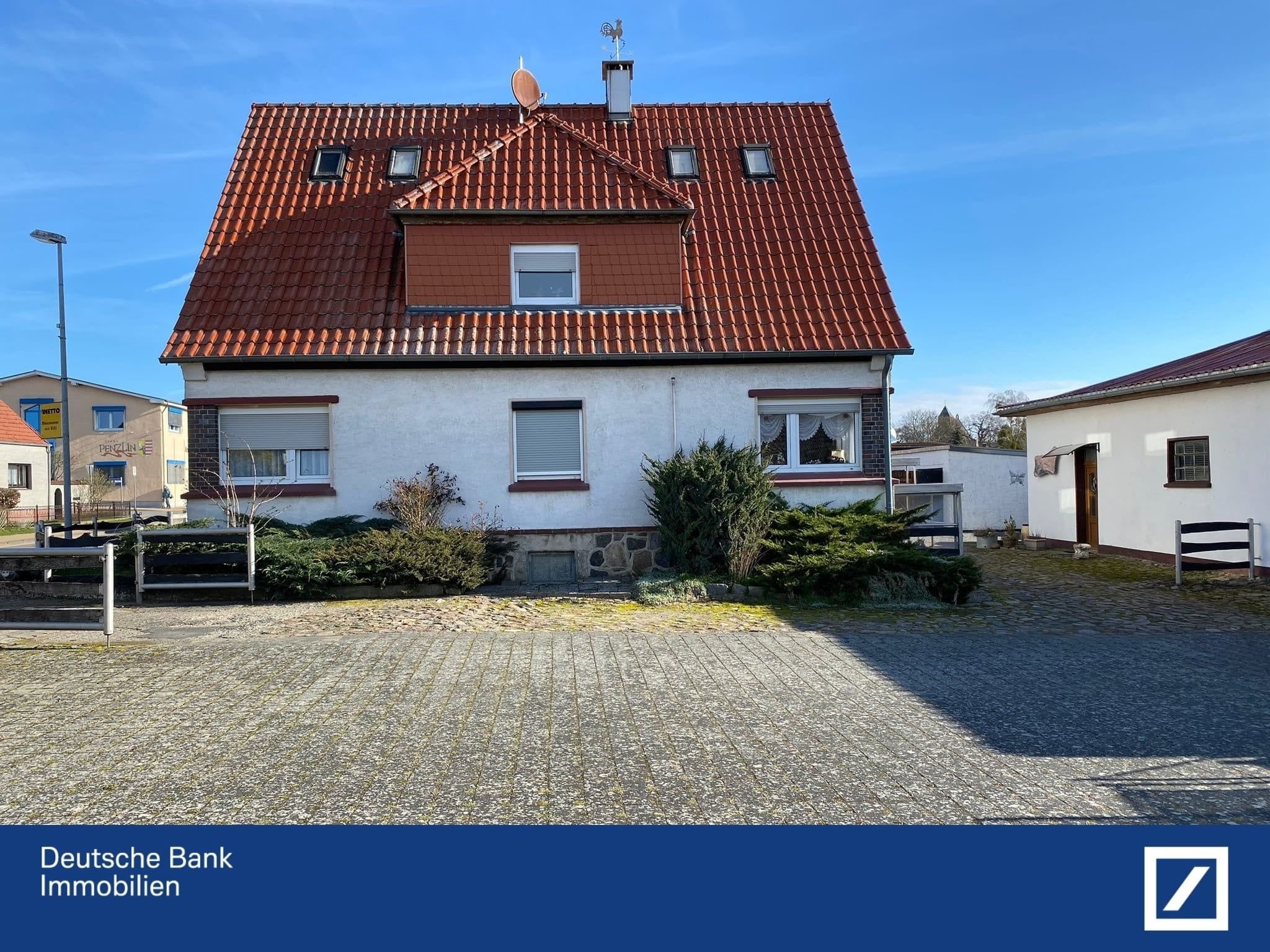 Einfamilienhaus zum Kauf provisionsfrei 255.000 € 7 Zimmer 123 m²<br/>Wohnfläche 3.045 m²<br/>Grundstück Penzlin Penzlin 17217