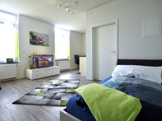 Studio zur Miete 945 € 1 Zimmer 24 m² Schulstraße 2 A-C Raunheim 65479