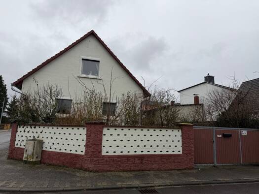 Mehrfamilienhaus zum Kauf provisionsfrei 349.000 € 7 Zimmer 200 m² 628 m² Grundstück Im Niederfeld 2 Groß-Rohrheim 68649