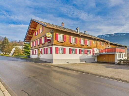 Haus zum Kauf 530.000 € 18 Zimmer 669 m² Grundstück Egg 6863