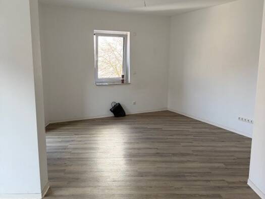 Wohnung zur Miete 780 € 4 Zimmer 78 m² frei ab sofort Suhl 98527