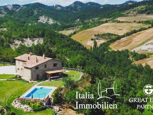Bauernhaus zum Kauf 940.000 € 16 Zimmer 380 m² 20.000 m² Grundstück Pietralunga 06026