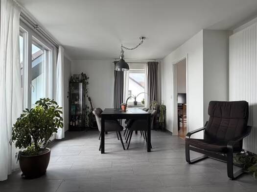 Wohnung zum Kauf provisionsfrei 335.000 € 3 Zimmer 83 m² Geschoss 2/3 frei ab 01.01.2027 Roßtal Roßtal 90574