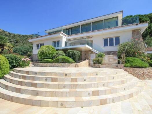 Villa zum Kauf 1.575.000 € 4 Zimmer 447 m² 2.012 m² Grundstück Pau 17494