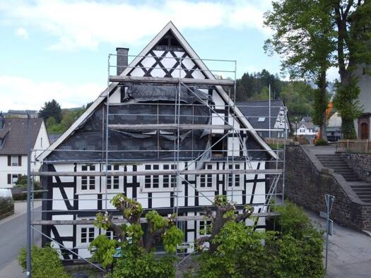 Haus zum Kauf 265.000 € 14 Zimmer 300 m² 424 m² Grundstück Heinsberg Kirchhundem 57399