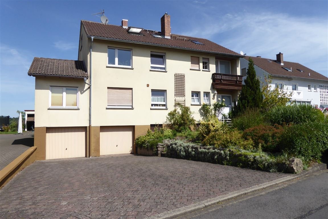 Mehrfamilienhaus zum Kauf als Kapitalanlage geeignet 499.000 € 12 Zimmer 251 m²<br/>Wohnfläche 1.061 m²<br/>Grundstück Dipperz Dipperz 36160