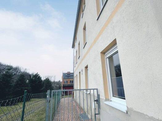 Wohnung zur Miete 195 € 1,5 Zimmer 26 m² frei ab sofort Martinstraße Meerane 08393