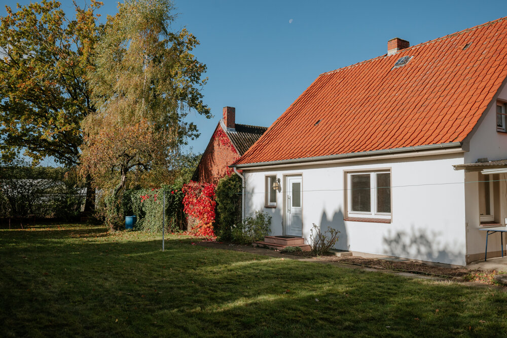 Einfamilienhaus zum Kauf 299.000 € 4 Zimmer 104 m²<br/>Wohnfläche 1.563 m²<br/>Grundstück Schmilau Schmilau 23911