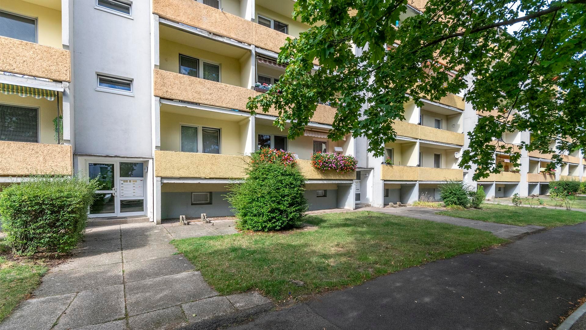 Wohnung zur Miete 415 € 3 Zimmer 63,5 m²<br/>Wohnfläche 1.<br/>Geschoss Rosenweg 40 Grünau - Ost Leipzig 04209