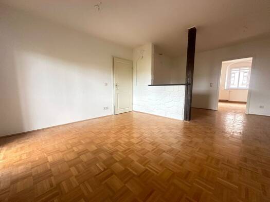Wohnung zur Miete 450 € 2 Zimmer 53 m² Geschoss 1/3 frei ab sofort Burgstraße 8 Rochlitz 09306