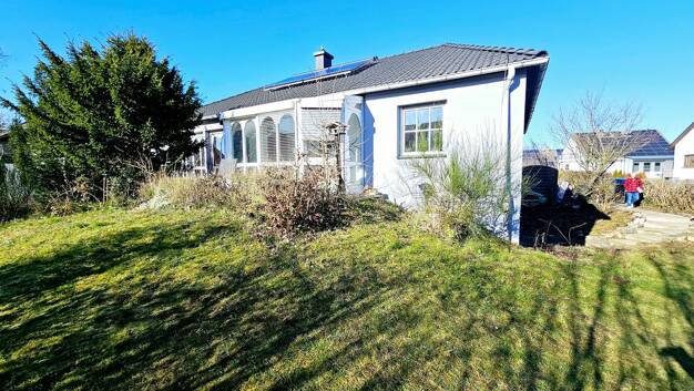 Bungalow zum Kauf 479.000 € 6 Zimmer 125 m² 704 m² Grundstück Kleinlangheim Kleinlangheim 97355