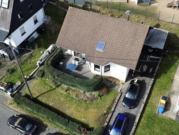 Einfamilienhaus zum Kauf provisionsfrei 339.000 € 8 Zimmer 130 m² 372 m² Grundstück Holzhausen Burbach 57299