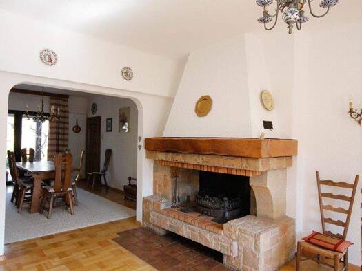 Doppelhaushälfte zum Kauf 298.000 € 9 Zimmer 213 m² 927 m² Grundstück frei ab sofort Bexbach 66450