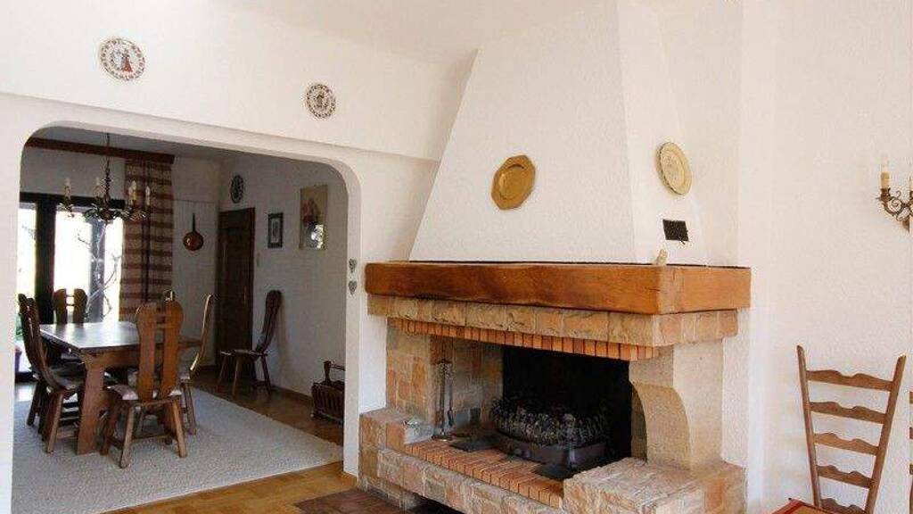 Doppelhaushälfte zum Kauf 298.000 € 9 Zimmer 213 m² 927 m² Grundstück frei ab sofort Bexbach 66450