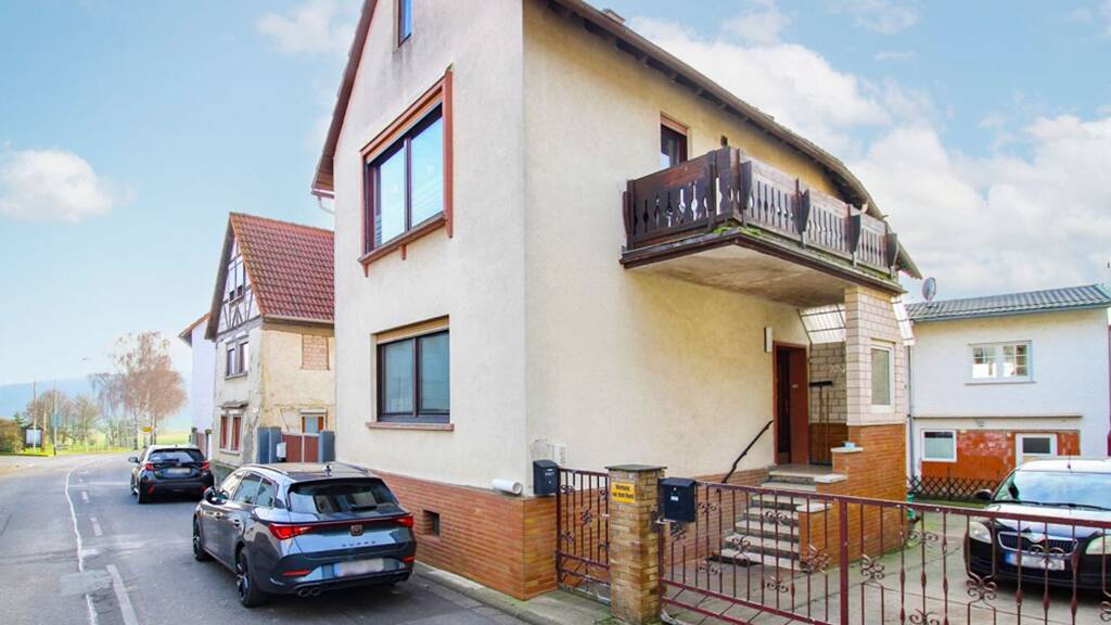 Mehrfamilienhaus zum Kauf als Kapitalanlage geeignet 195.000 € 6 Zimmer 151,2 m² 221,2 m² Grundstück Bettenhausen Lich 35423