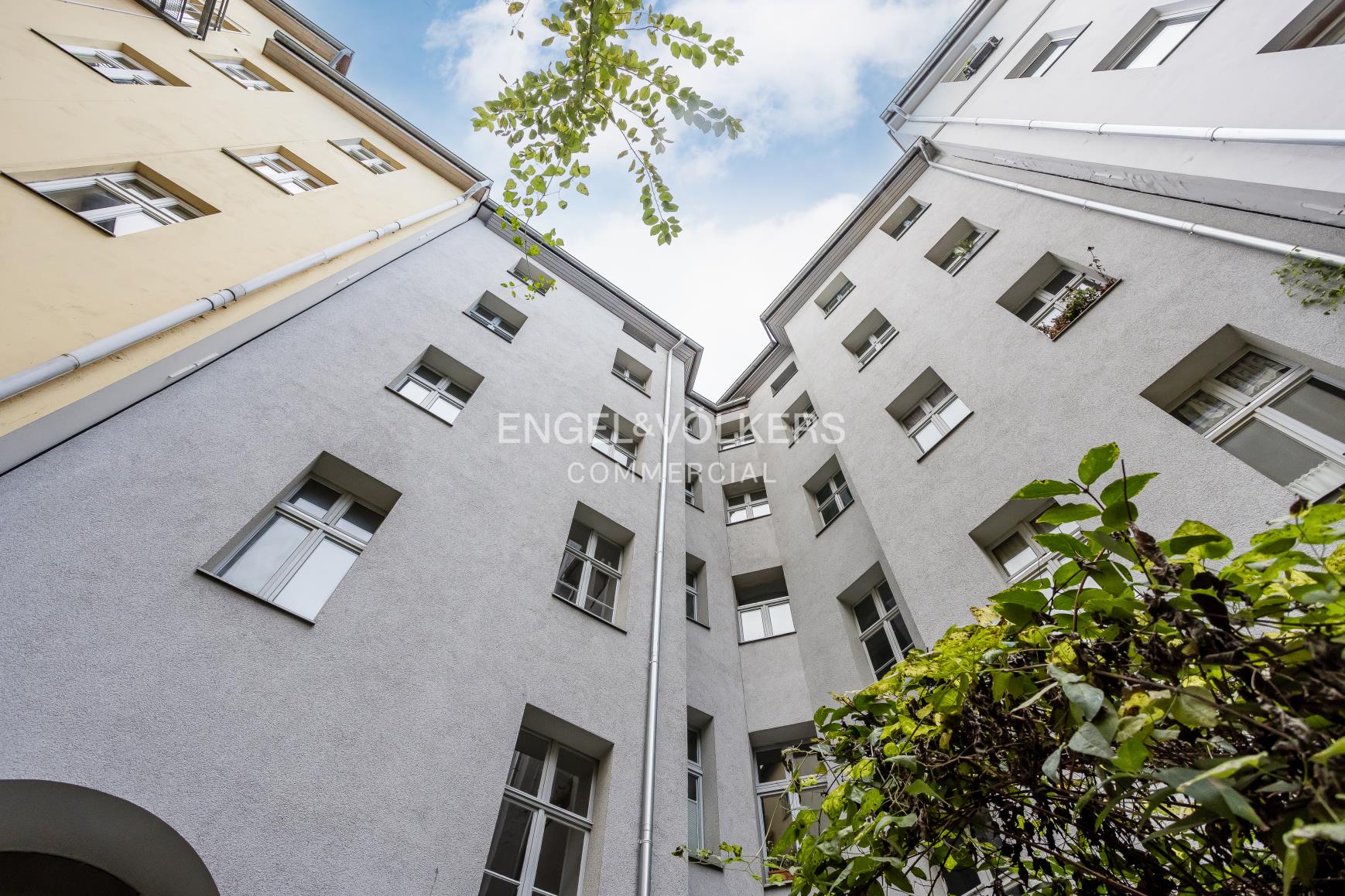 Immobilie zum Kauf als Kapitalanlage geeignet 3.000.000 € 1.301,4 m²<br/>Fläche 369 m²<br/>Grundstück Kreuzberg Berlin 10997