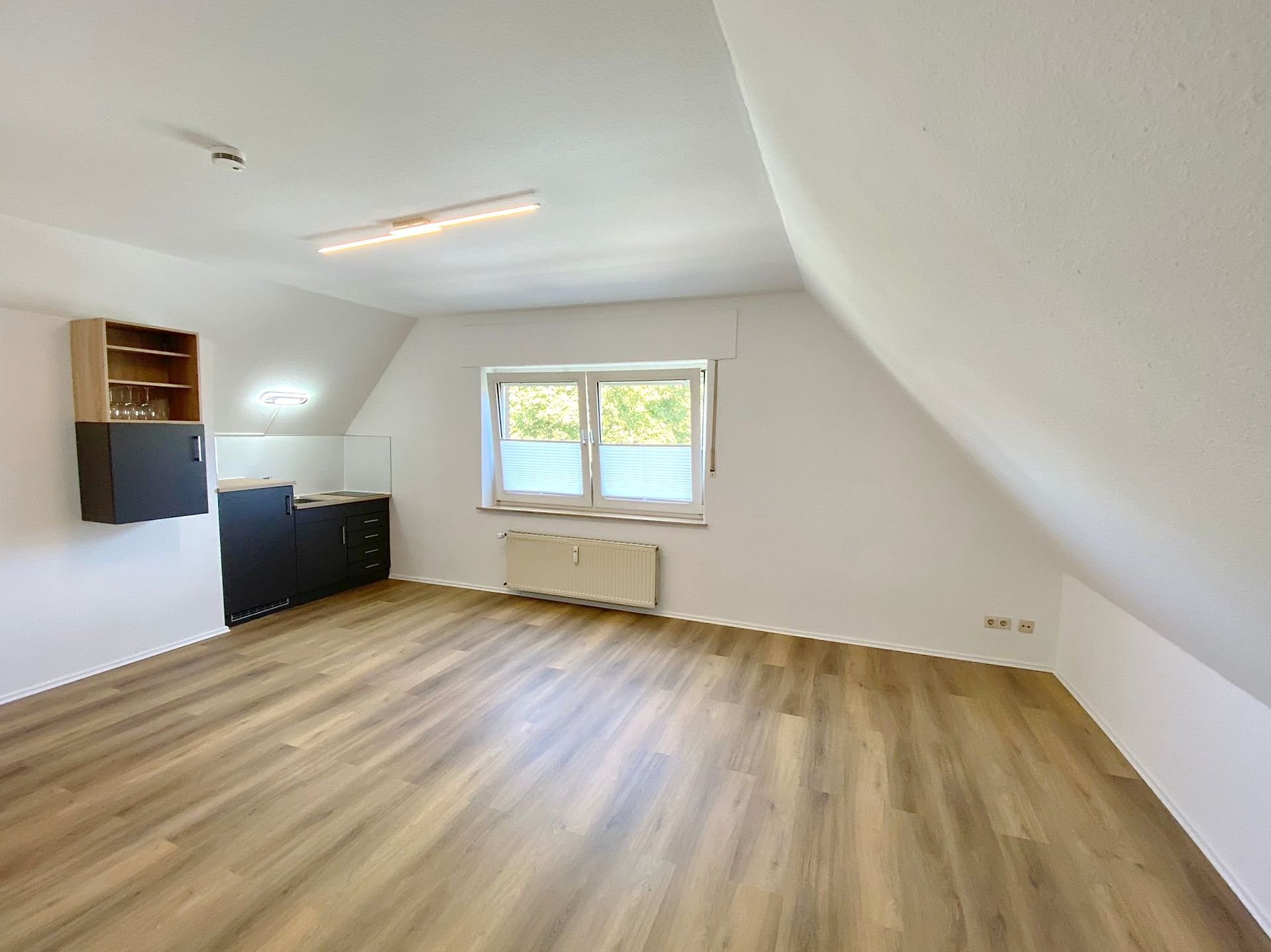 Apartment zur Miete 250 € 1 Zimmer 22,2 m²<br/>Wohnfläche 3.<br/>Geschoss ab sofort<br/>Verfügbarkeit Wiesenweg 7 Bad Pyrmont Bad Pyrmont 31812