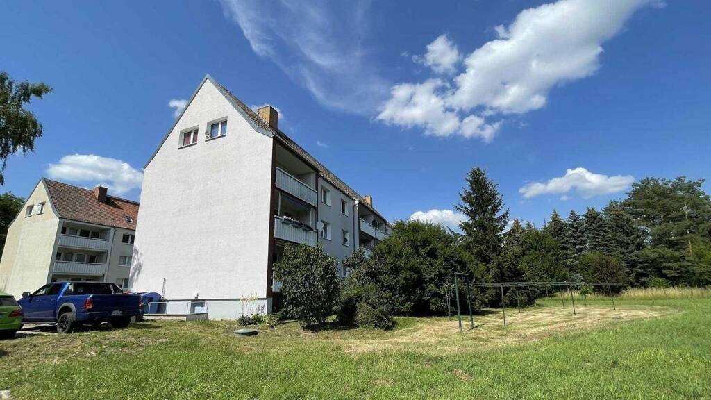 Wohnung zur Miete 400 € 3 Zimmer 68 m² 2. Geschoss frei ab sofort Zum Schlosspark 34 Hof Naundorf 04769