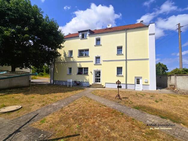 Wohnung zur Miete 360 € 2 Zimmer 45,5 m² 3. Geschoss frei ab sofort August-Bebel-Ring 3 Brehna 06796
