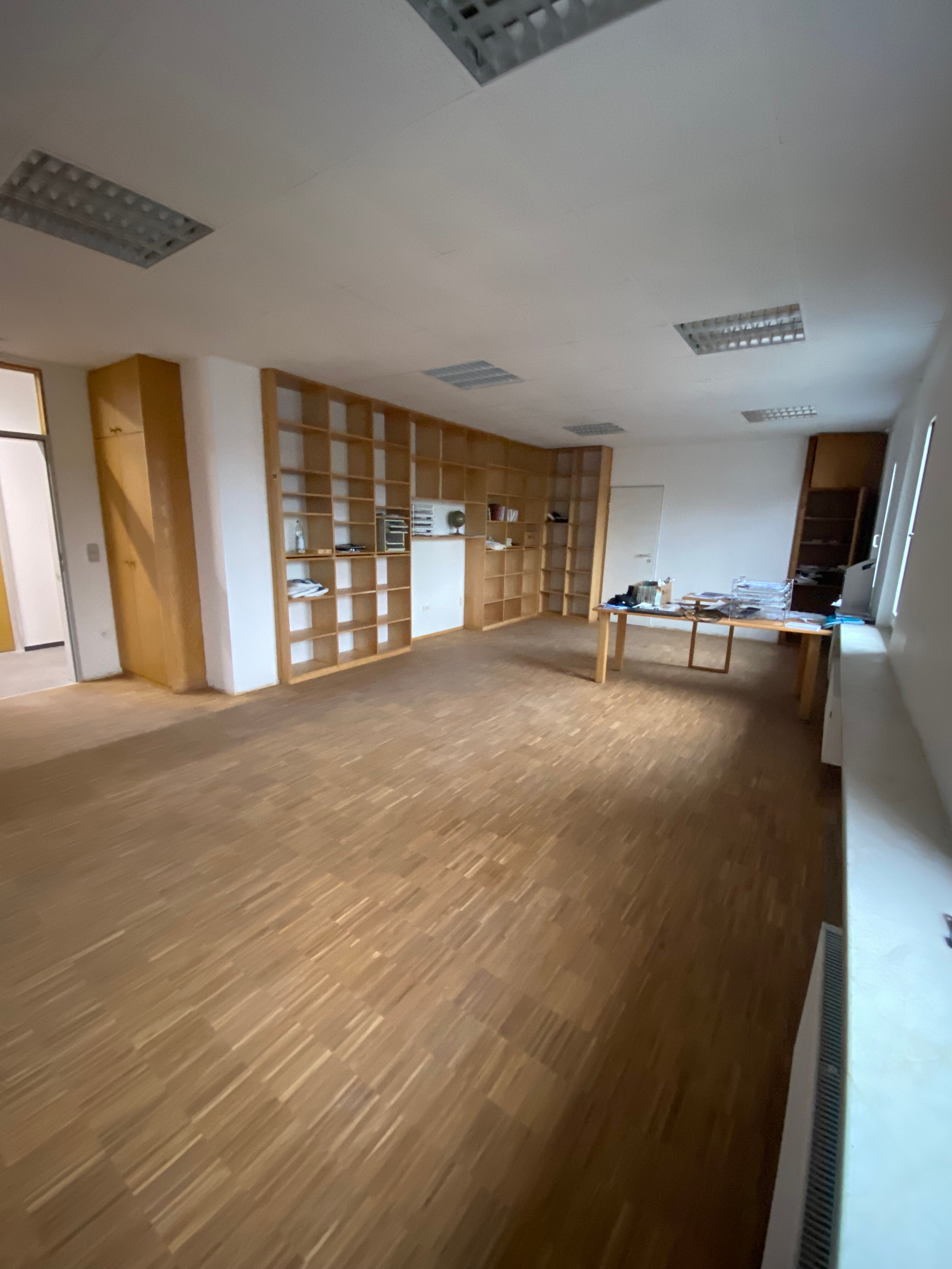 Bürofläche zur Miete provisionsfrei 15 € 1 Zimmer 25 m²<br/>Bürofläche von 17,5 m² bis 300 m²<br/>Teilbarkeit Bruckwiesenstr. 17 Sandreuth Nürnberg 90441