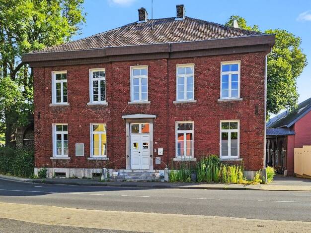 Herrenhaus zum Kauf 449.000 € 8 Zimmer 164,6 m² 666 m² Grundstück Herzogenrath Herzogenrath 52134