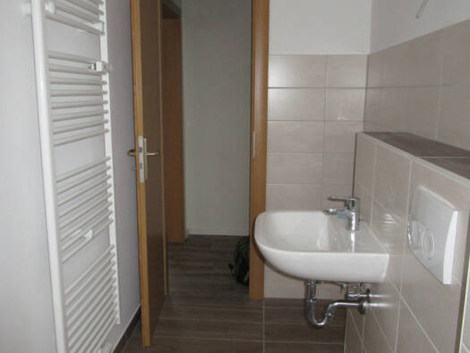 Wohnung zur Miete 326 € 2 Zimmer 52,6 m² EG Otto-Nuschke-Str. 13 Hohenmölsen 06679