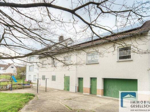 Mehrfamilienhaus zum Kauf als Kapitalanlage geeignet 295.000 € 10 Zimmer 294 m² 870 m² Grundstück Mittelhof 57537