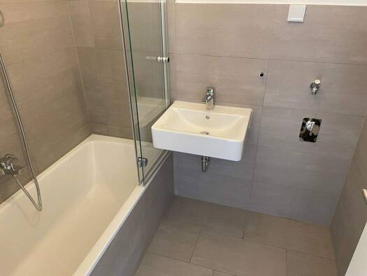 Wohnung zur Miete 730 € 3 Zimmer 76 m² 3. Geschoss frei ab 01.12.2025 Augustastr. 136 Bruch Dinslaken 46537