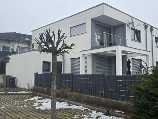 Doppelhaushälfte zur Miete 1.500 € 5 Zimmer 130 m² 246 m² Grundstück frei ab 01.04.2026 Dinkelsbühl 91550