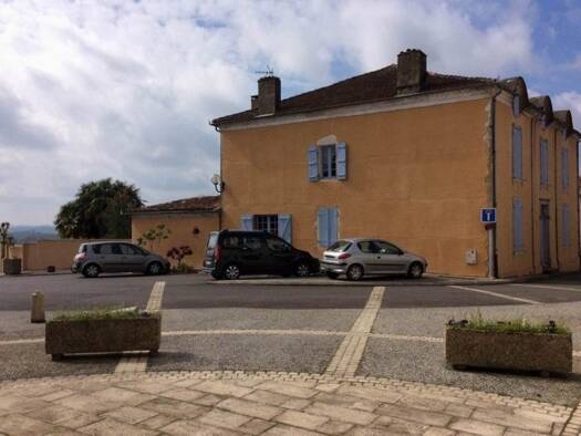 Einfamilienhaus zum Kauf 330.000 € 10 Zimmer 450 m² 950 m² Grundstück Monget 40700
