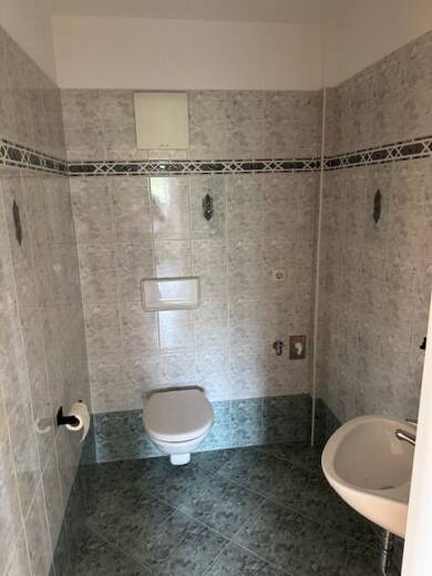 Wohnung zur Miete 755 € 3 Zimmer 116 m² Dachgeschoss, 1. Geschoss frei ab sofort Dresdner Straße 342 Coswig 01640